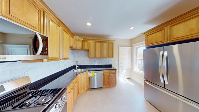 Building Photo - 27 Champney St