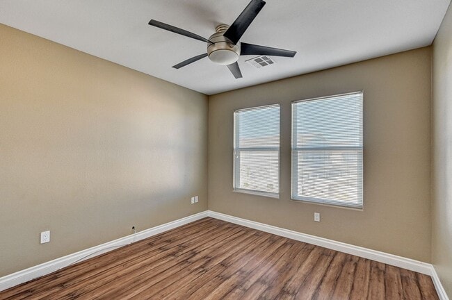 Building Photo - 9333 Leaping Deer Pl