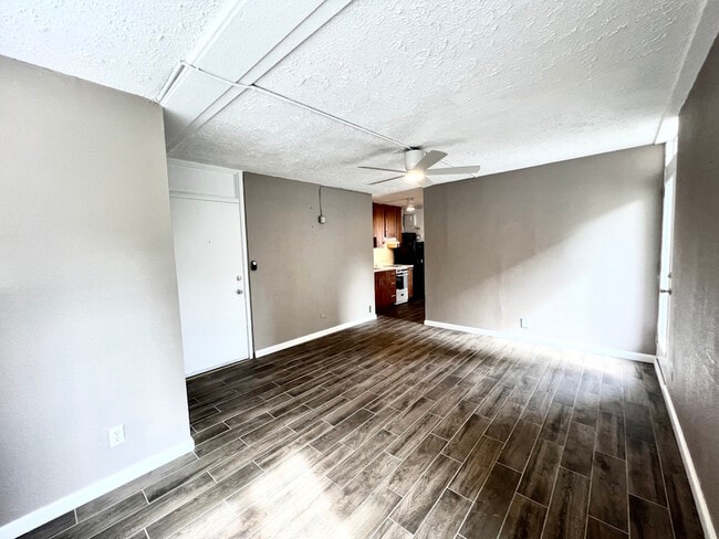 Building Photo - 417 Namahana St