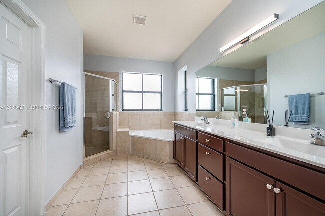 Building Photo - 25006 SW 118th Ave