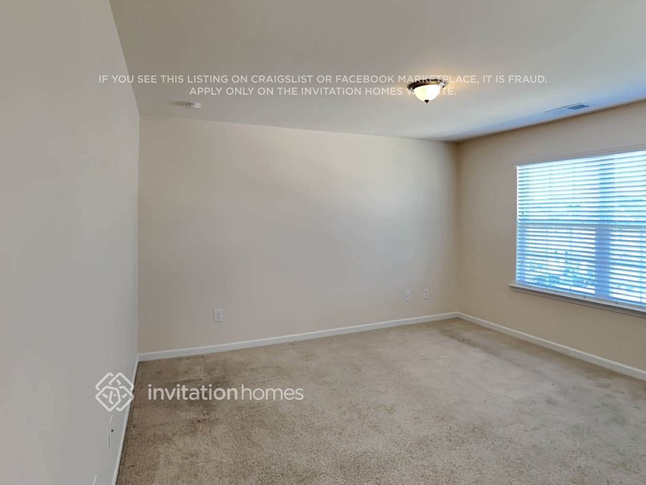Building Photo - 13422 Hyperion Hills Ln
