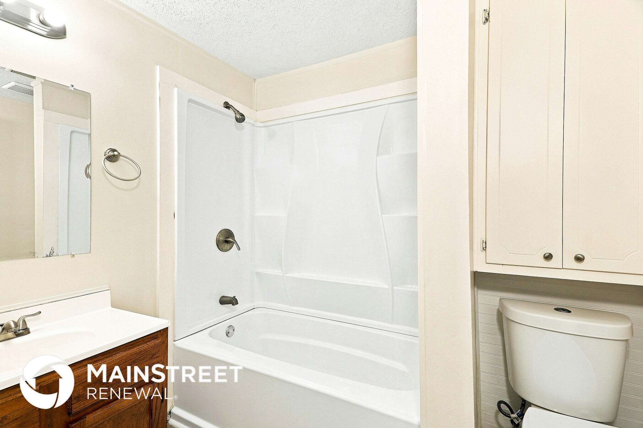 Building Photo - 5057 Oak Leaf Cir