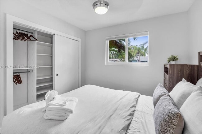 Building Photo - 251 SE 8th St