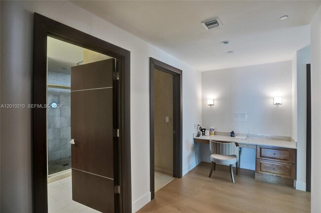 Building Photo - 10101 Collins Ave