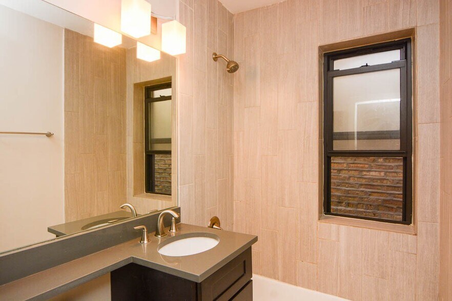 Building Photo - 2839 W Palmer St