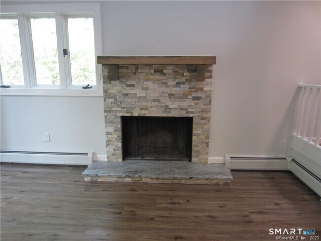 Building Photo - 8 Staunton Ct