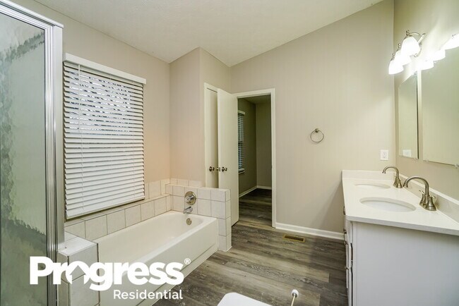Building Photo - 5125 Renmill Dr