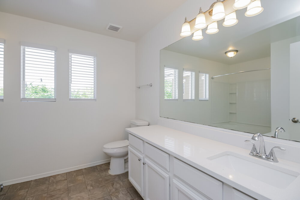 Building Photo - 1447 S Pheasant Dr