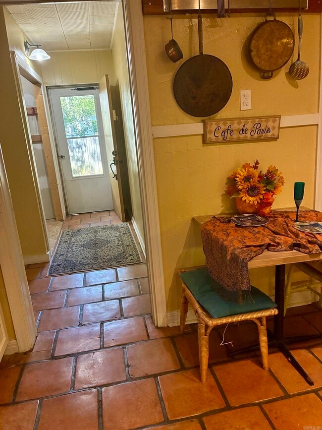 Building Photo - 404 N Jackson St