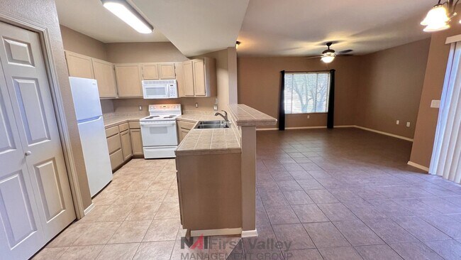 Building Photo - 1 Bedroom, 1 Bath