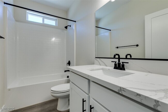 Building Photo - 1912 Carver Ave