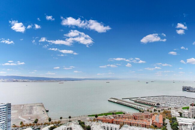 Building Photo - Luxury High-Rise Living | Stunning Bay Bridge Views from the 31st Floor