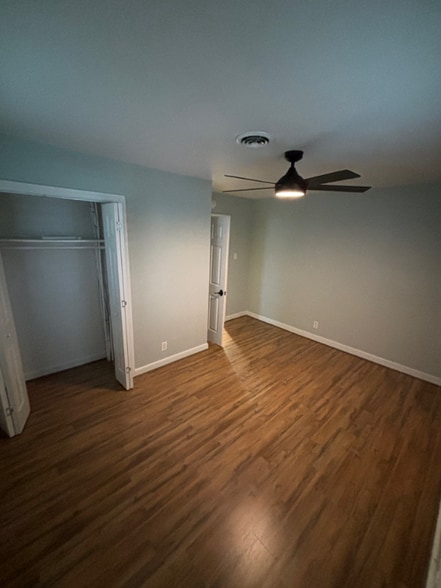 Building Photo - 5403 Bloomingdale Ave