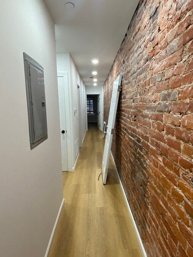 Building Photo - 5639 Market St