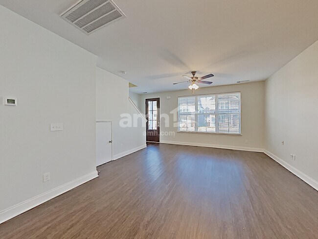 Building Photo - 5209 Tupelo St