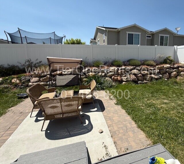 Building Photo - NO DEPOSIT option available for qualified renters!