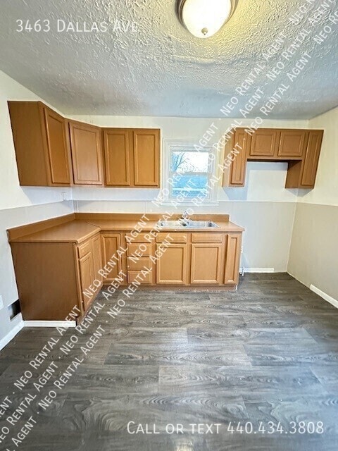 Building Photo - 3463 Dallas Ave