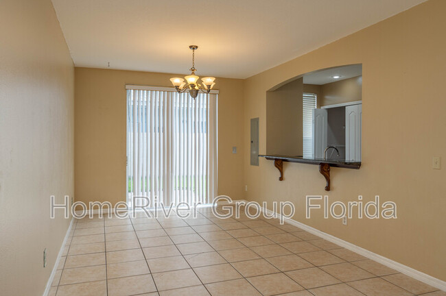 Building Photo - 650 Captiva Cir