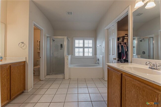 Building Photo - 701 Bighorn Dr