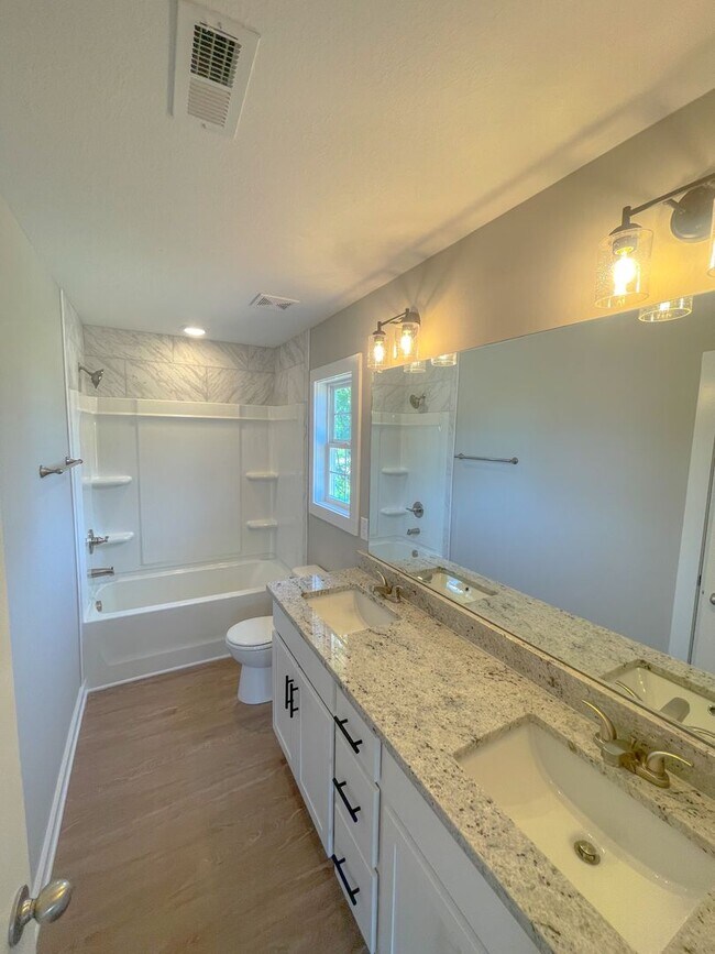 Building Photo - 310 Honeycomb Ct