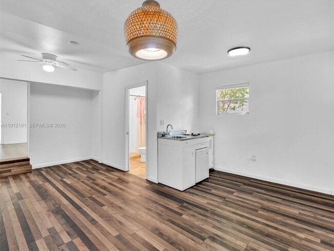 Building Photo - 9324 Byron Ave