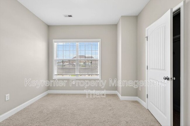 Building Photo - 4604 Skyview Trail