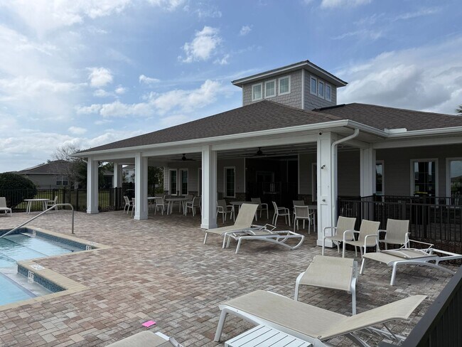 Building Photo - FOR RENT in Live Oak Lake – St. Cloud!