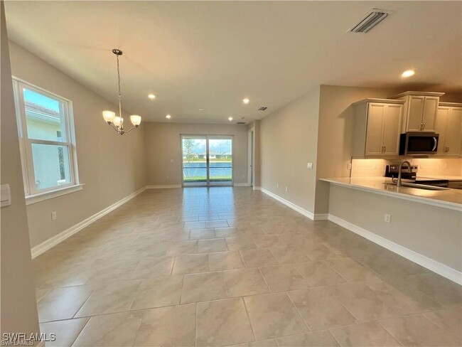 Building Photo - 850 Enbrook Lp