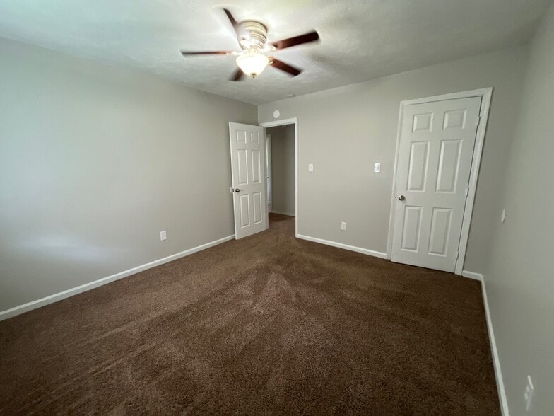 Building Photo - 11 Markwood Ln