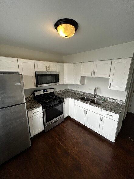 Building Photo - 7204 W 53rd St