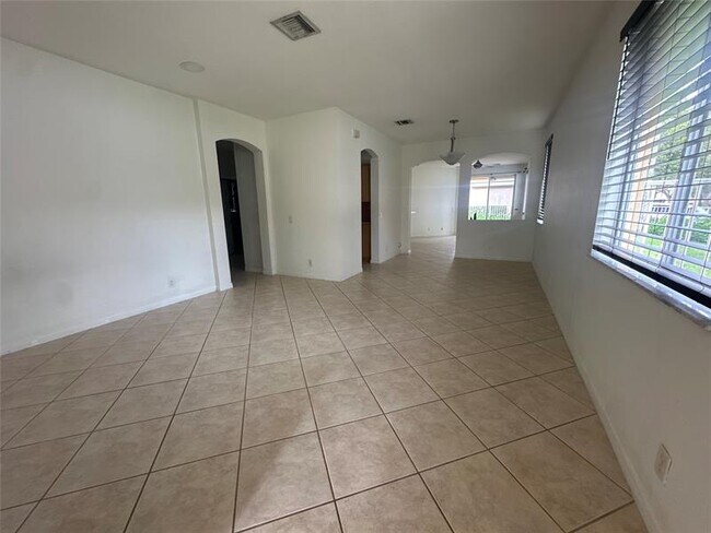 Building Photo - 685 Conservation Dr
