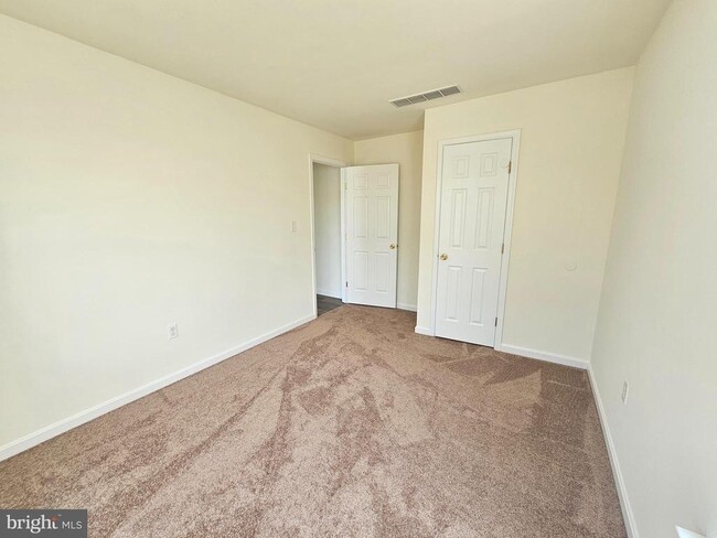 Building Photo - 124 Bay Hill Ln