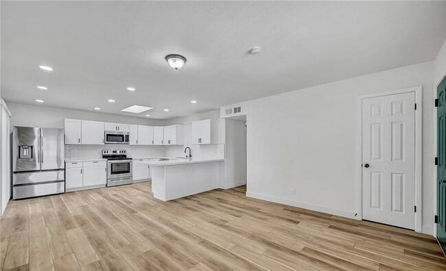 Building Photo - Remodeled 3-Bed Home with Private Studio, Driveway & Spacious Backyard!