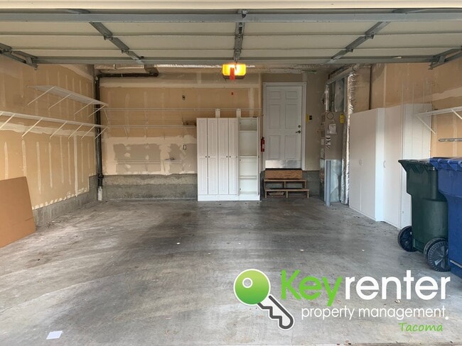 Building Photo - Luxury View Home in Gas Lamp Terrace, near...