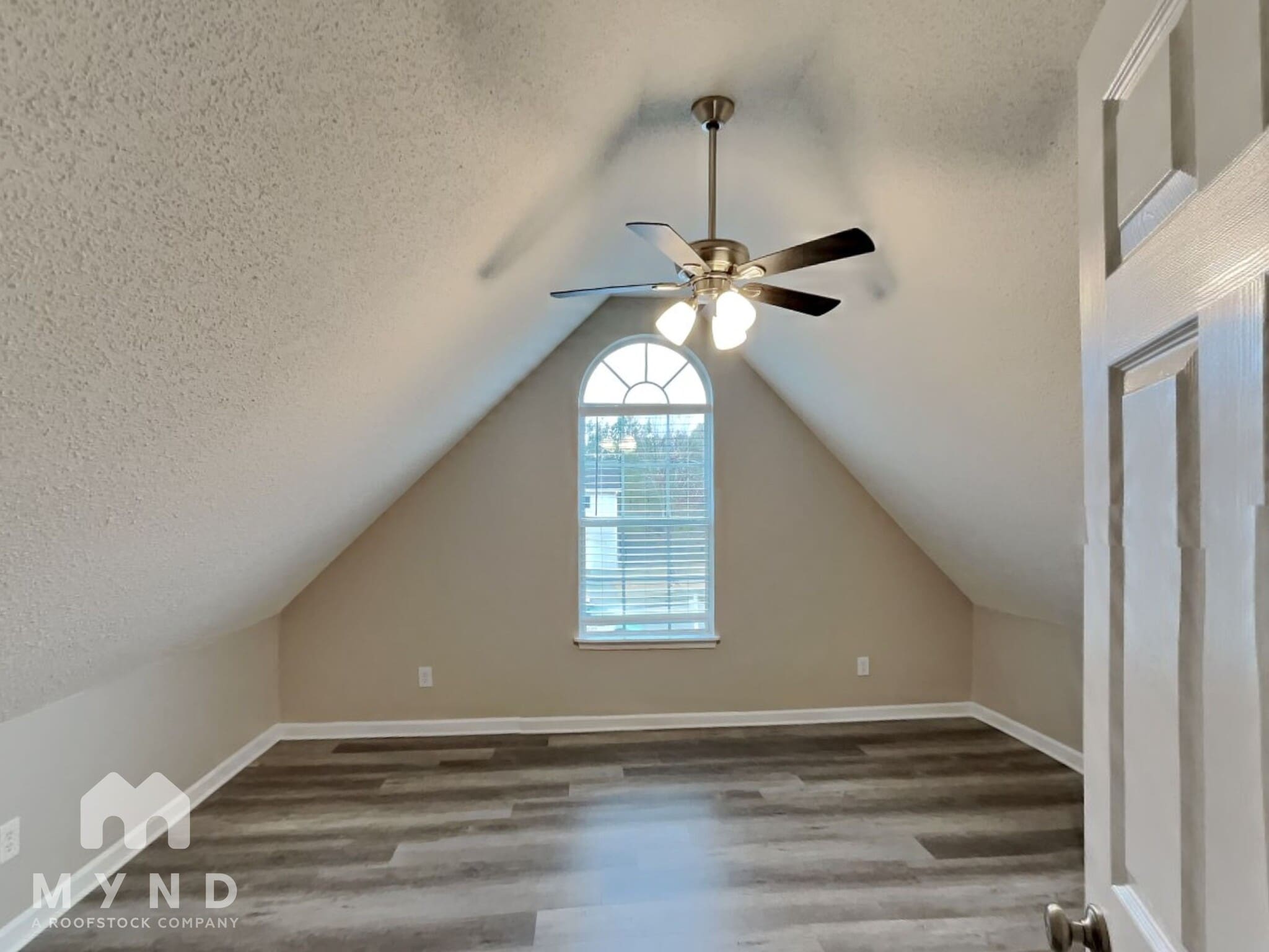 Building Photo - 7953 Lake Wind Ct