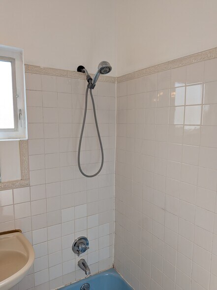 Building Photo - 12 Newbern Ave