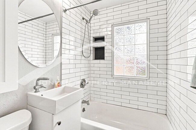 Building Photo - Charming Home with Central AC and Fenced Yard