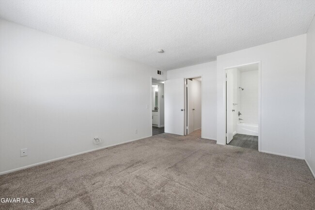 Building Photo - 5036 W Ave L8