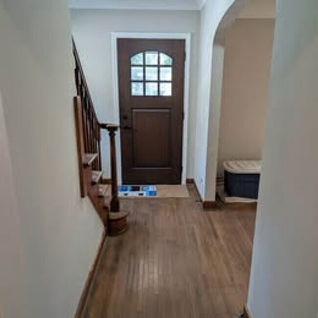 Building Photo - House for Rent