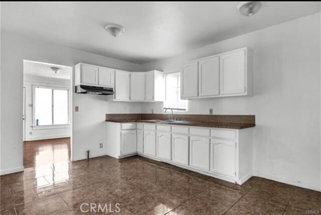 Building Photo - 822 E 87th Pl
