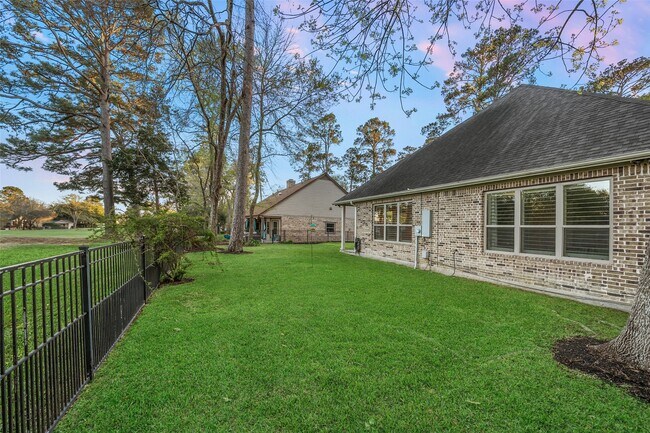 Building Photo - 199 Springs Edge Dr