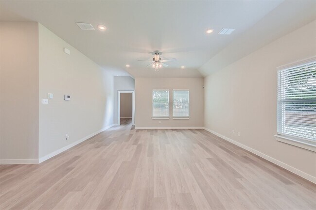 Building Photo - 4702 Deadwood Dr