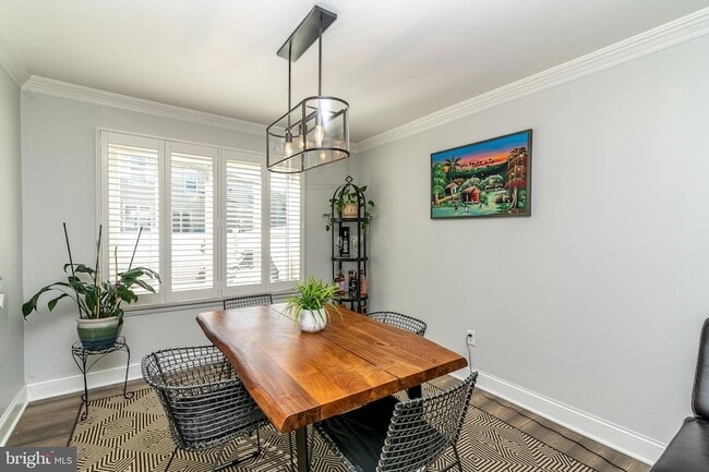 Building Photo - 251 Fir Tree Ct