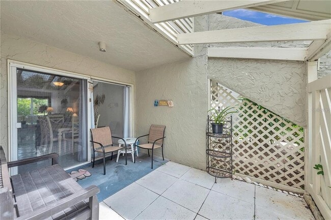 Building Photo - 425 Windrush Bay Dr