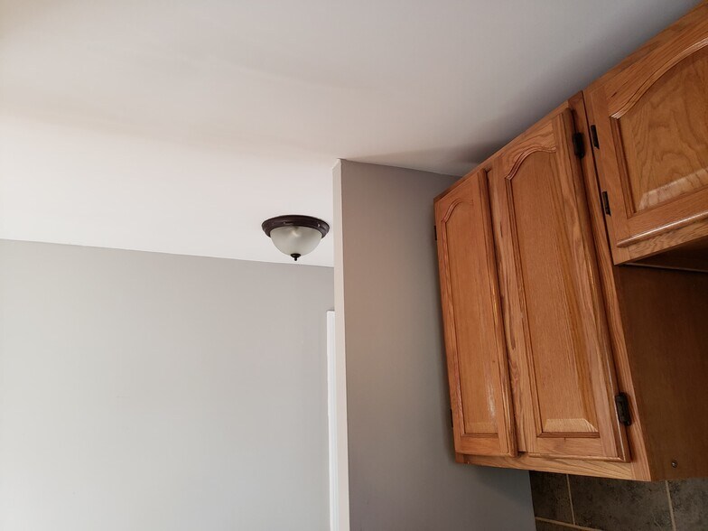 Building Photo - 4501 N Tracy Ave