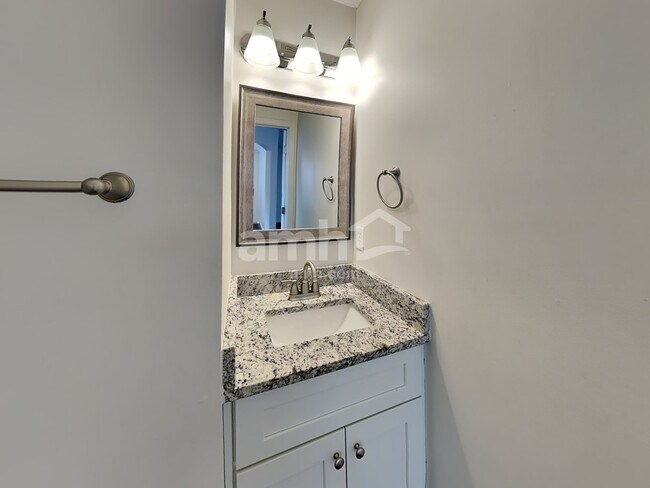 Building Photo - 2112 Coral Berry Ln