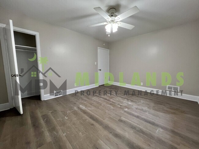 Building Photo - 948 Betsy Dr