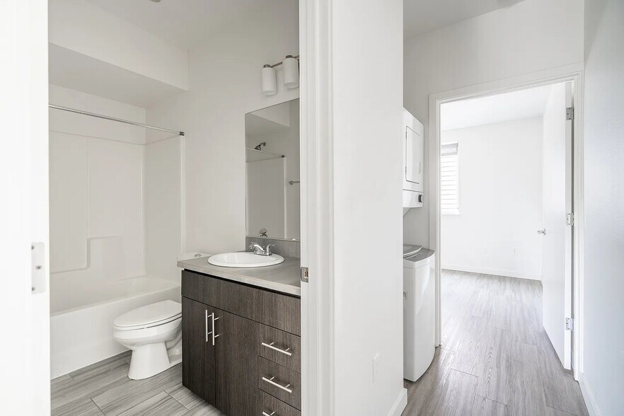 Building Photo - 4620 N Maryland Ave