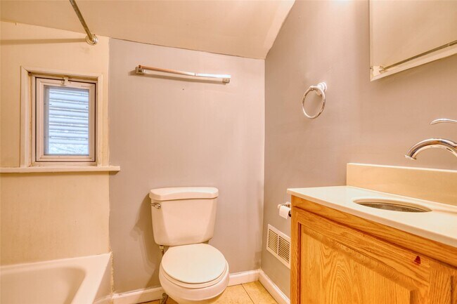 Building Photo - 4154 Schiller Pl