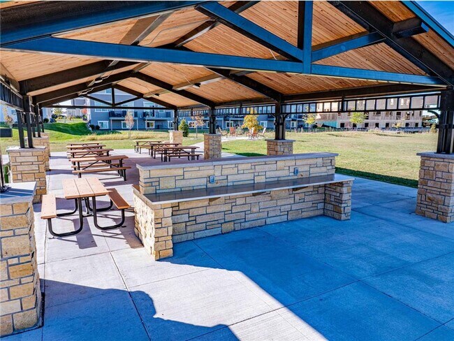Building Photo - 1430 Nutmeg Cir
